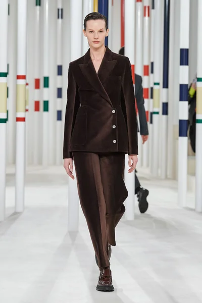 Look 38